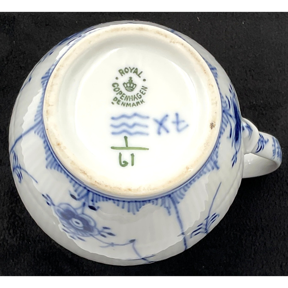 Royal Copenhagen Blue Fluted Half Lace Border Pitcher Creamer 1/61 Vintage 1955 - Picture 4 of 4
